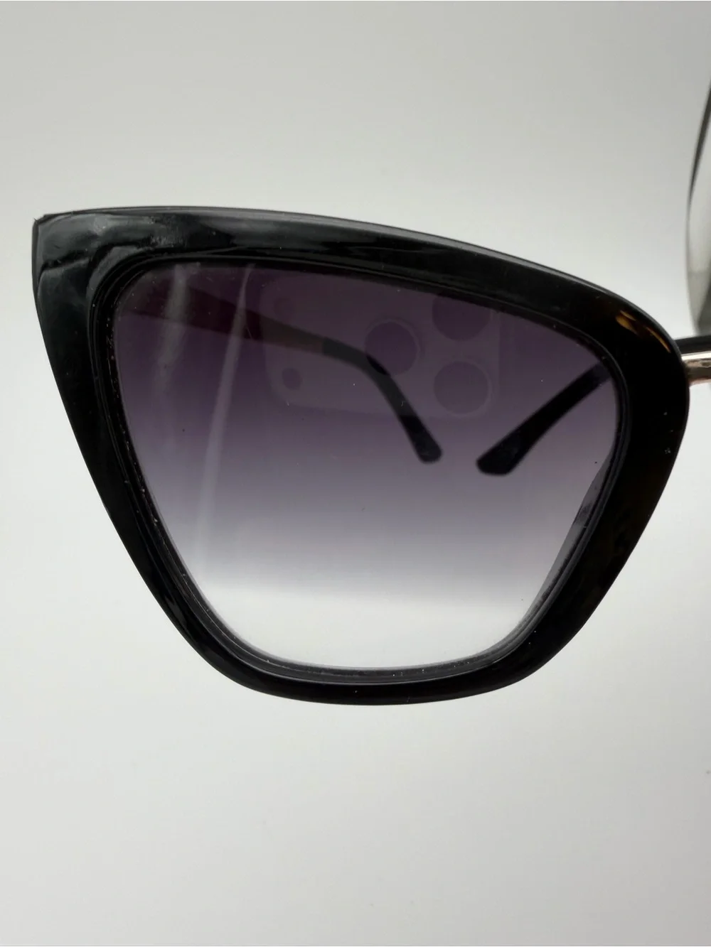 QUAY Reina Mini 125 Black Cat-Eye Sunglasses